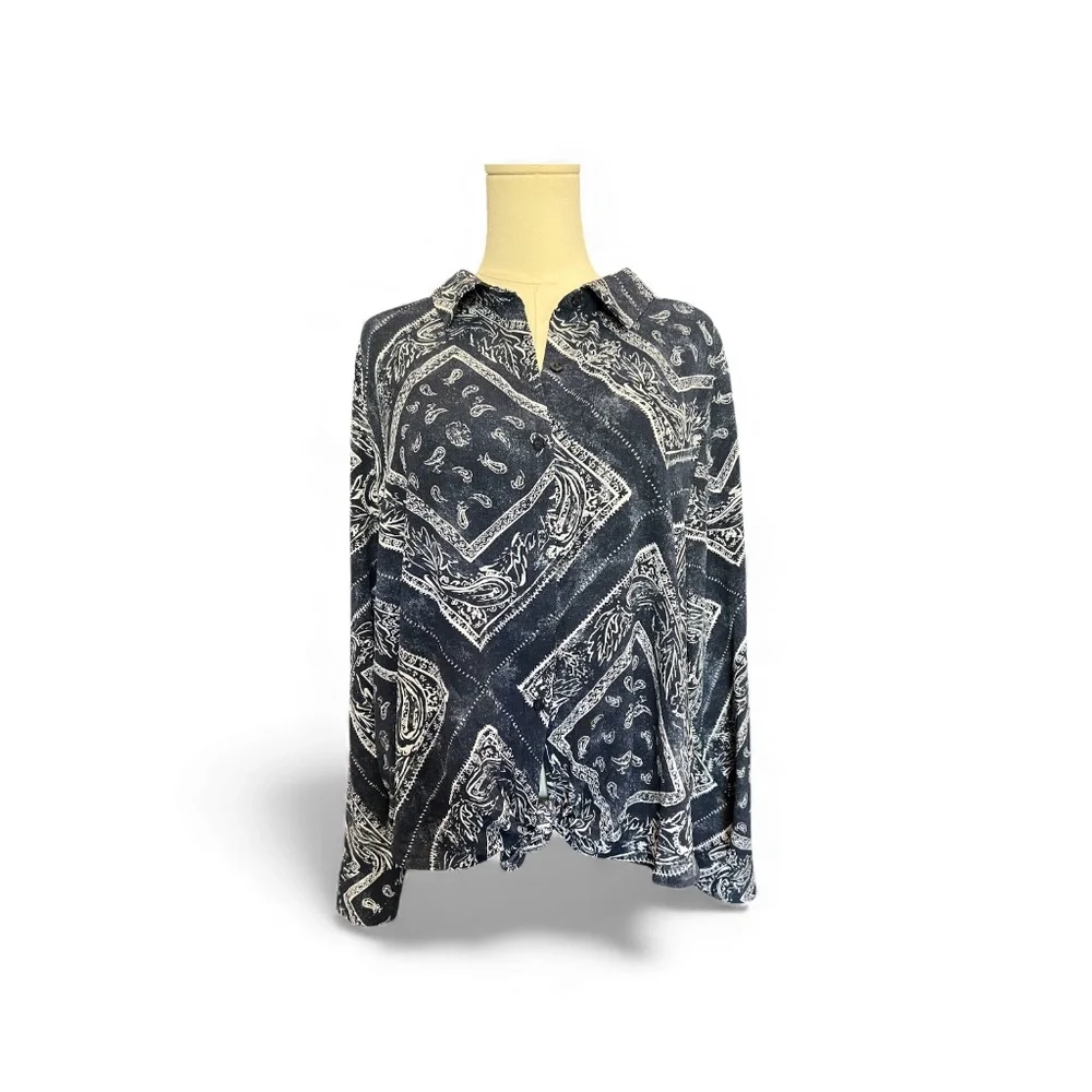 EUC Simply Vera Vera Wang Navy Bandana Roll-Tab Shirt – XL - Picture 2 of 11